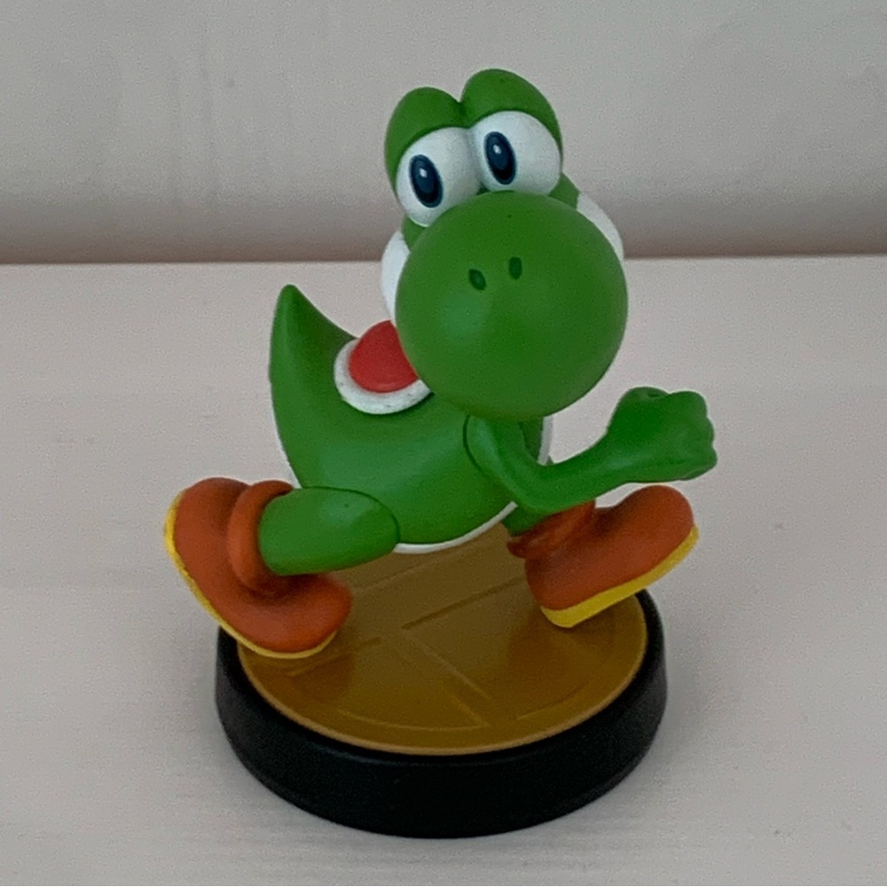 Nintendo Super Smash Bros. Yoshi amiibo